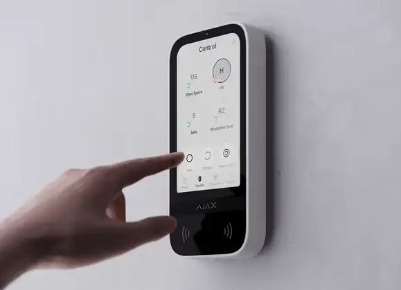 Building entry control panel for visitor access